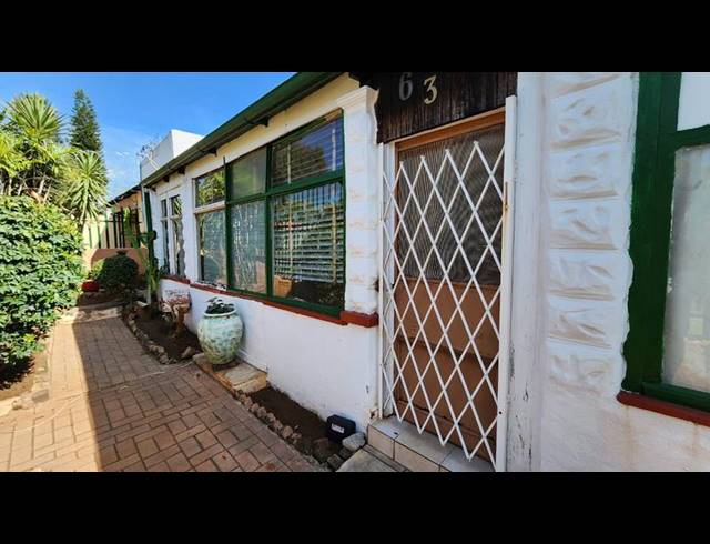 2 BEDROOM HOUSE FOR SALE IN BEZUIDENHOUT VALLEY